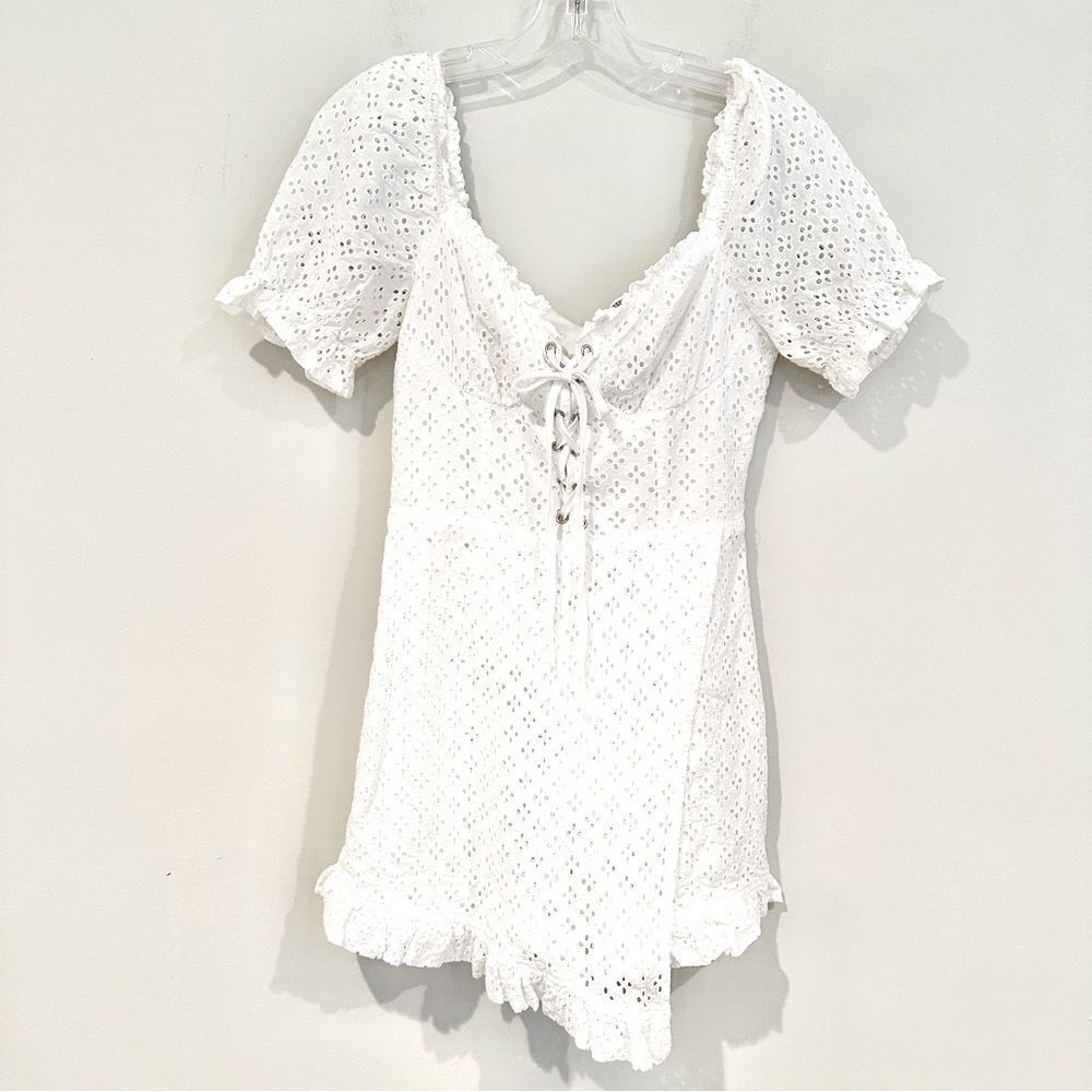 Missguided Eyelet Shorts Romper Women's 6 White‎ Back Zip Fully Lined Tie Front